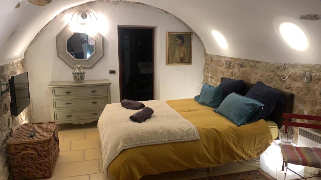 La Villageoise, Chambre Troglodyte Pitoresque Au Coeur Du Village Rognes Kültér fotó
